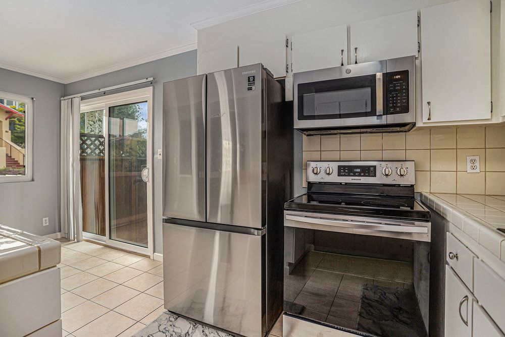 370 Santa Clara Ave #1