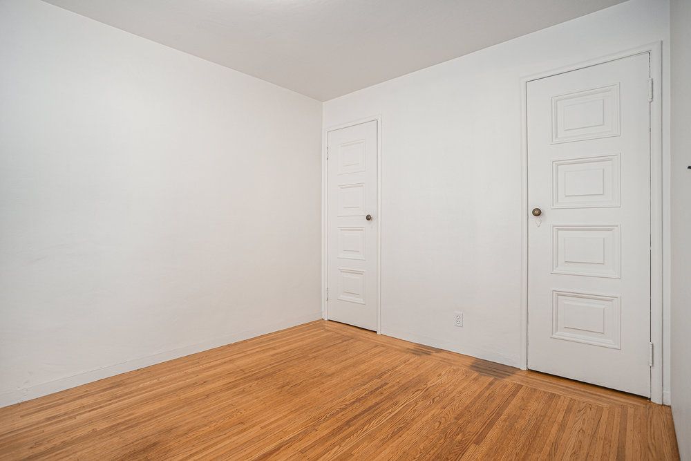 1537 Everett Street #4