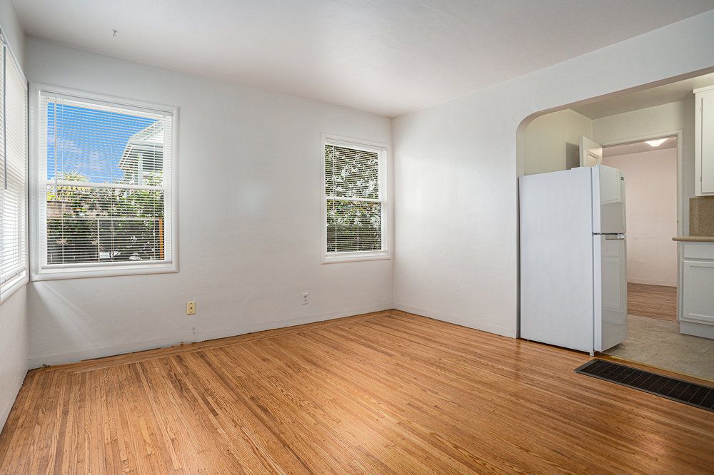1537 Everett Street #4