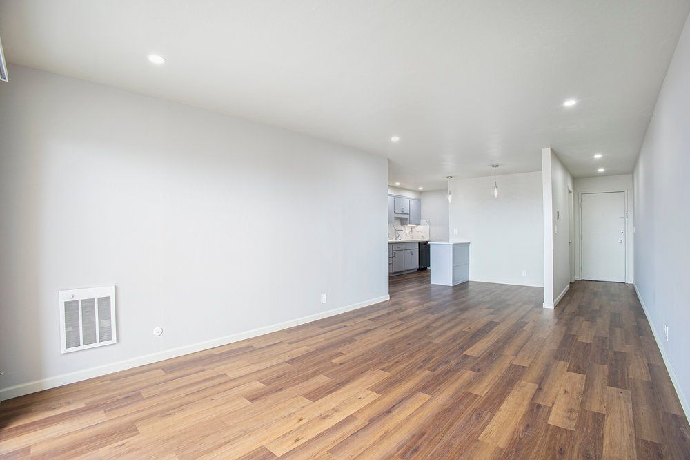 528 Merritt Ave #305