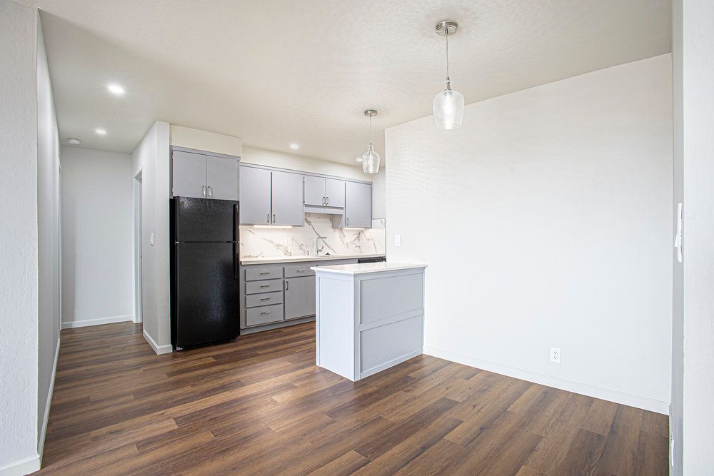 528 Merritt Ave #305