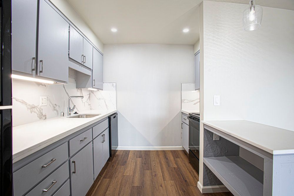 528 Merritt Ave #305