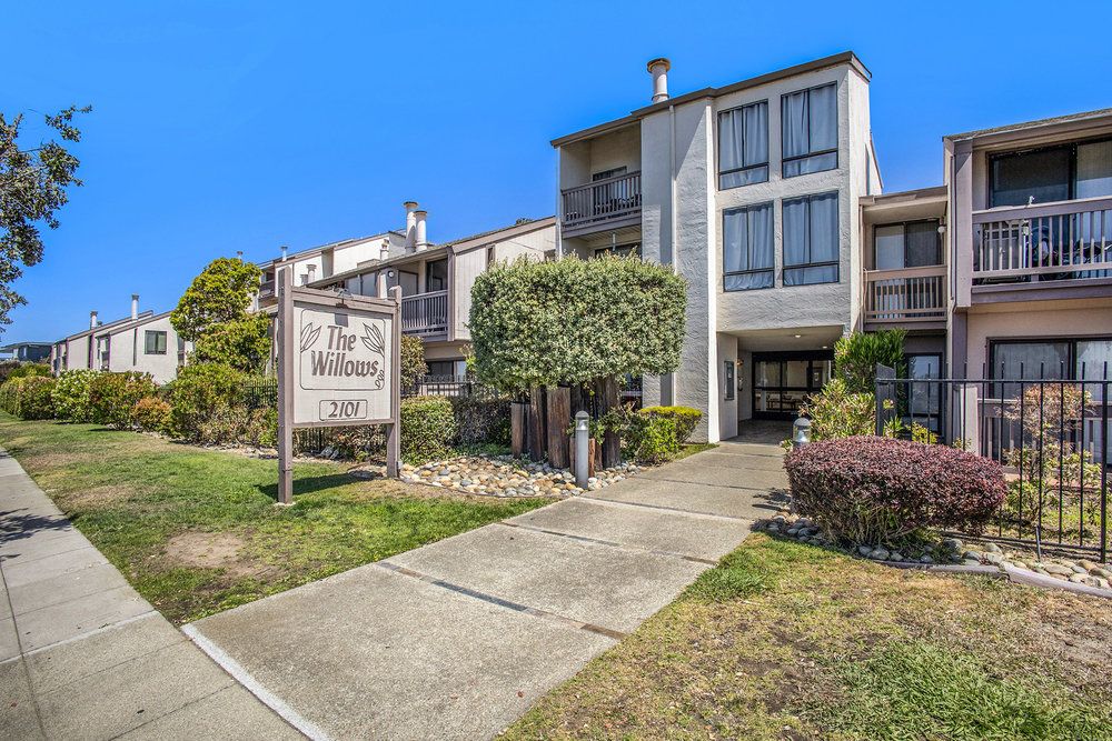 2101 Shoreline Drive #461