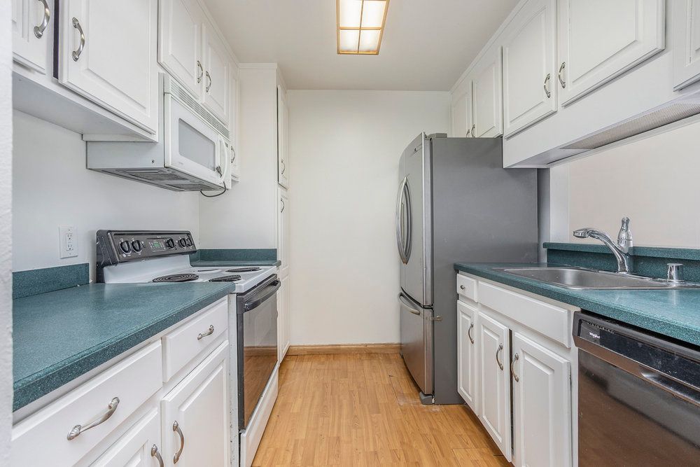 2101 Shoreline Drive #461