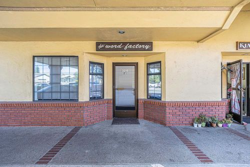 3215 Encinal Ave #F