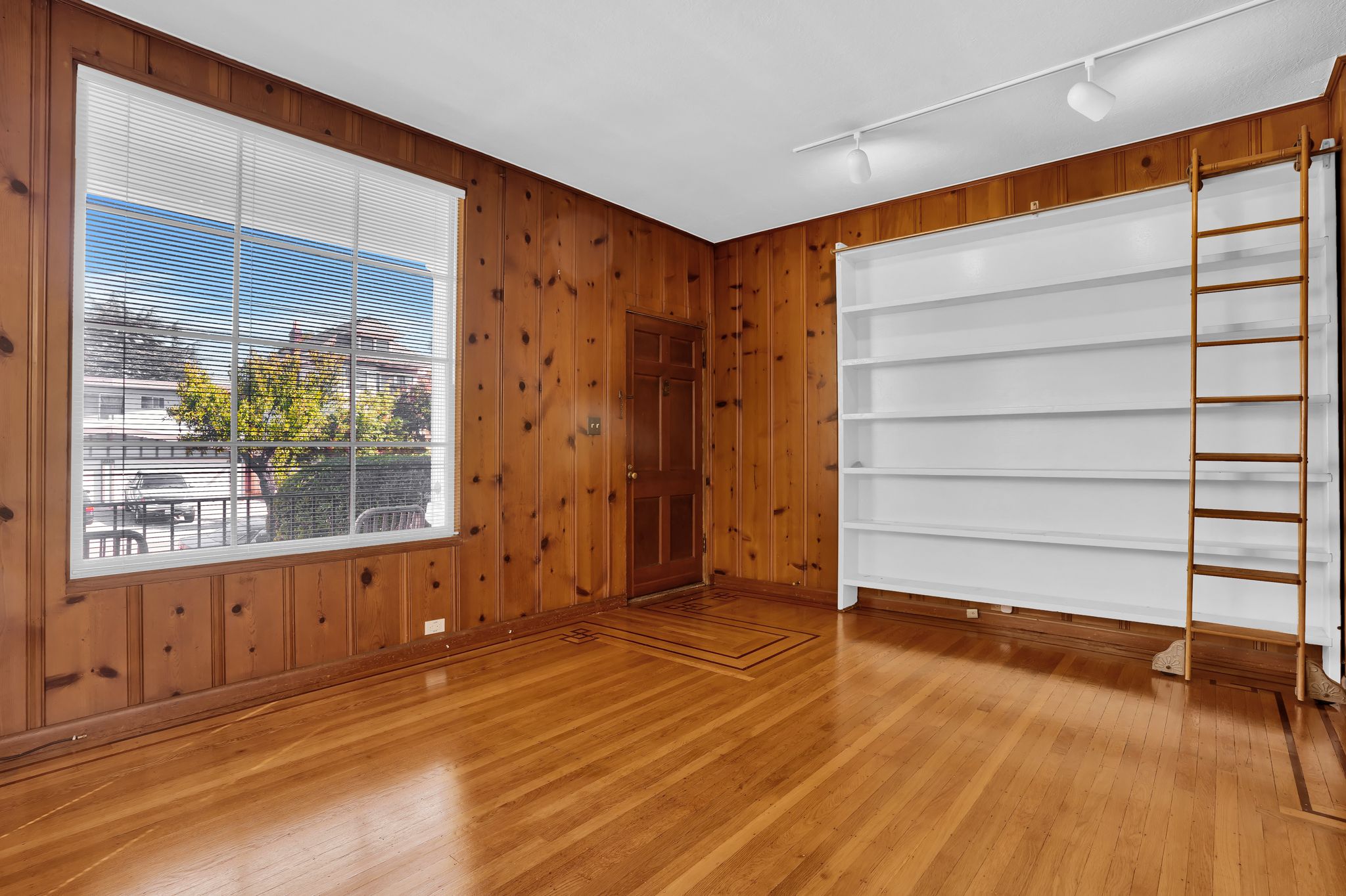 2114 Clinton Ave #A