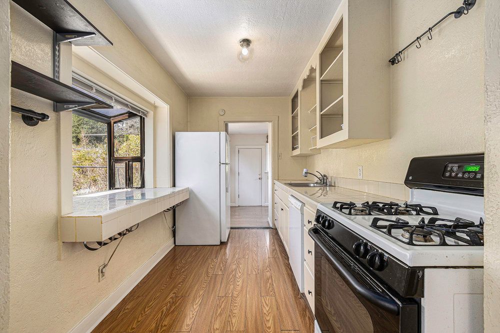 3825 Keller Ave 