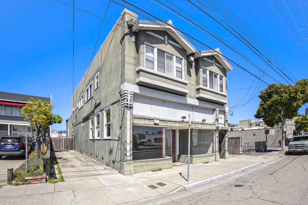 2333 Clement Ave #C