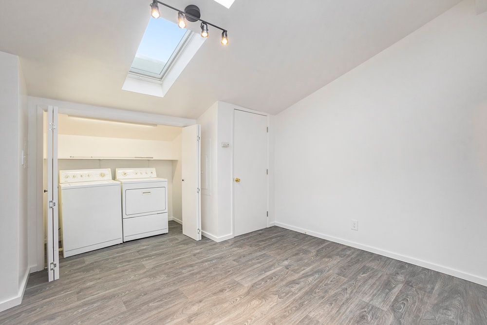 2333 Clement Ave #C