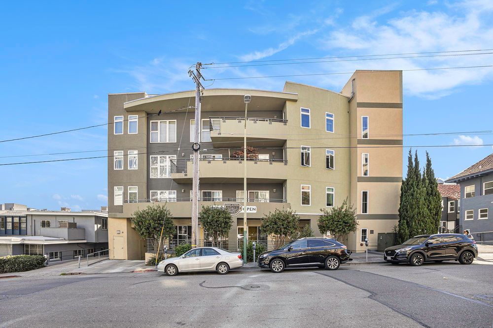 371 30th St. #403
