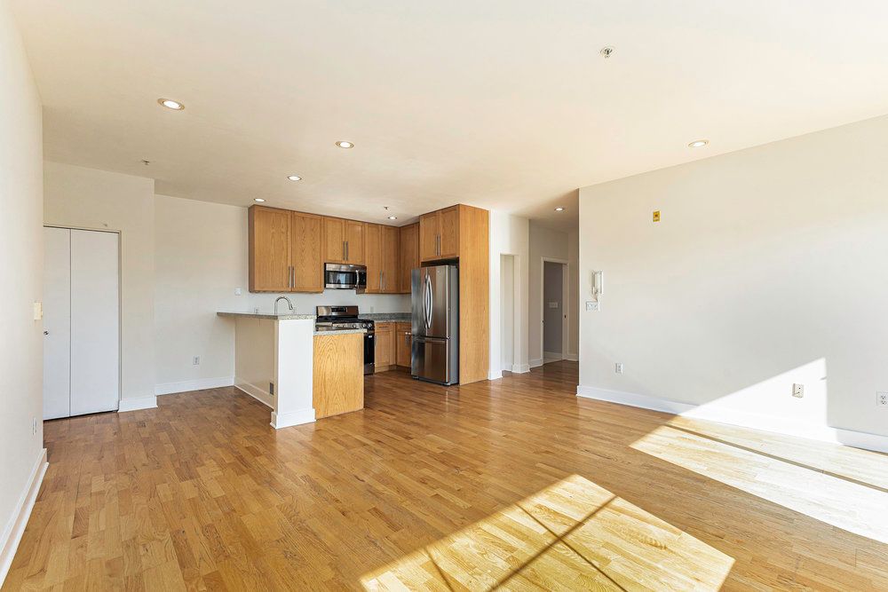 371 30th St. #403