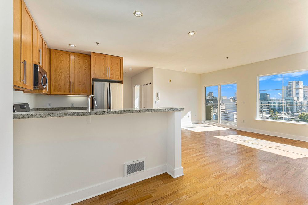 371 30th St. #403