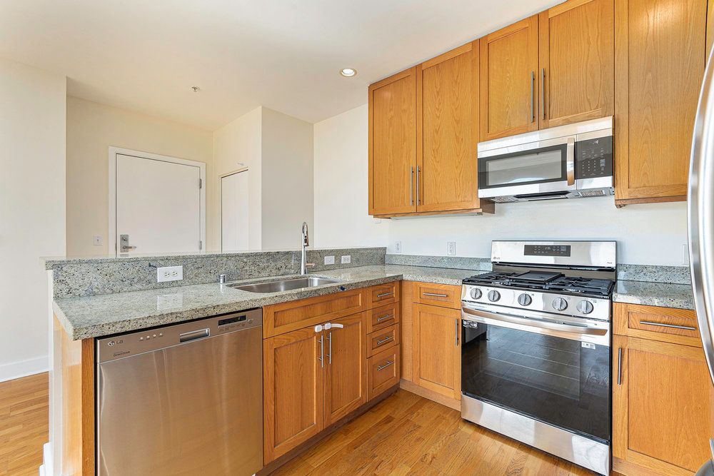 371 30th St. #403