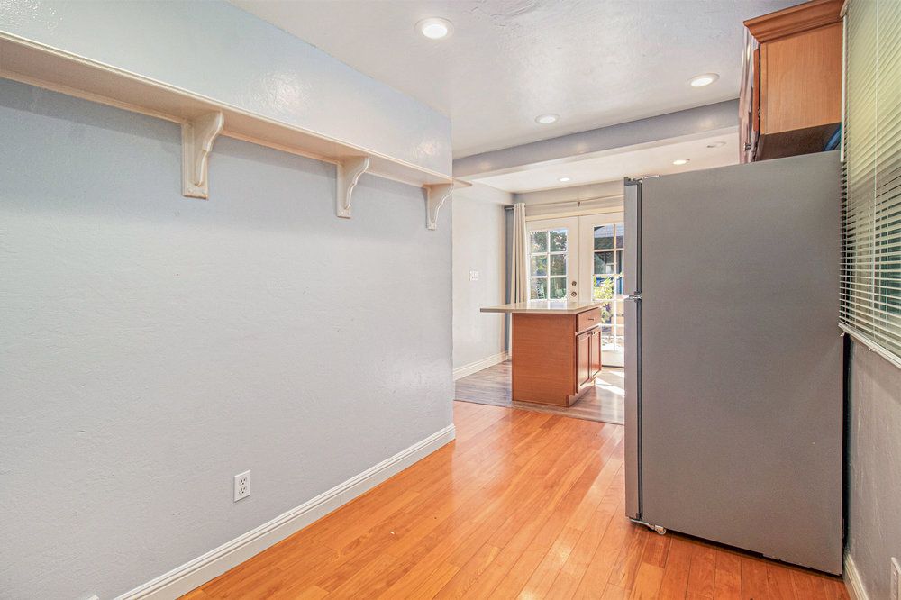 2164 Alameda Ave - Lower unit 