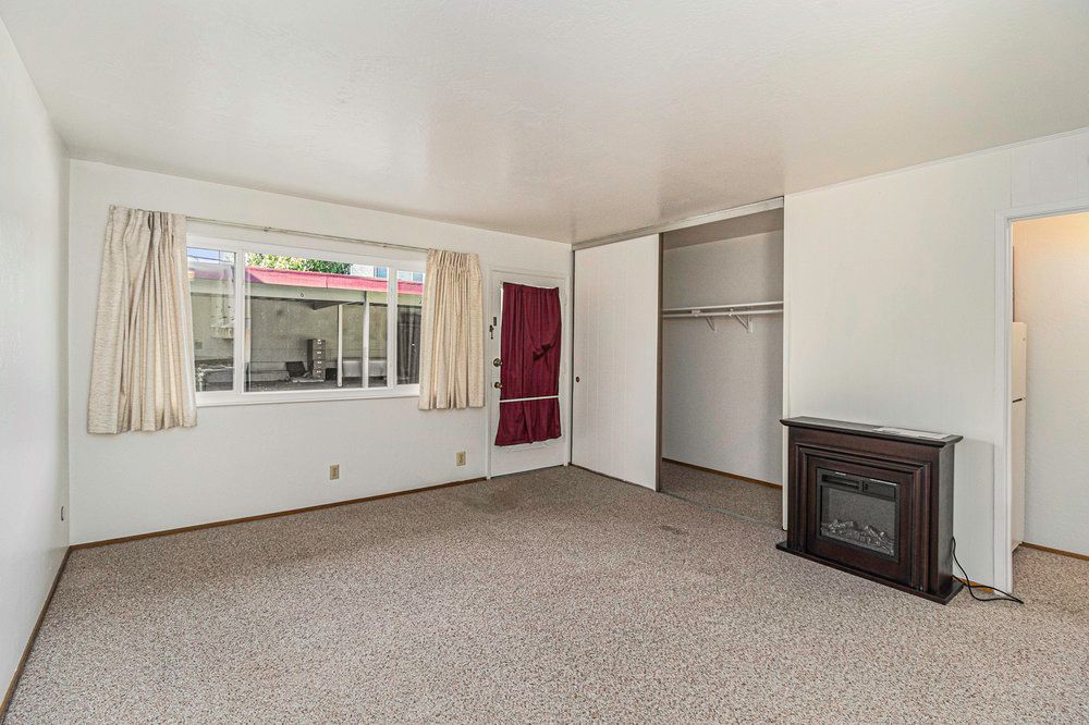 1175 Broadway #R