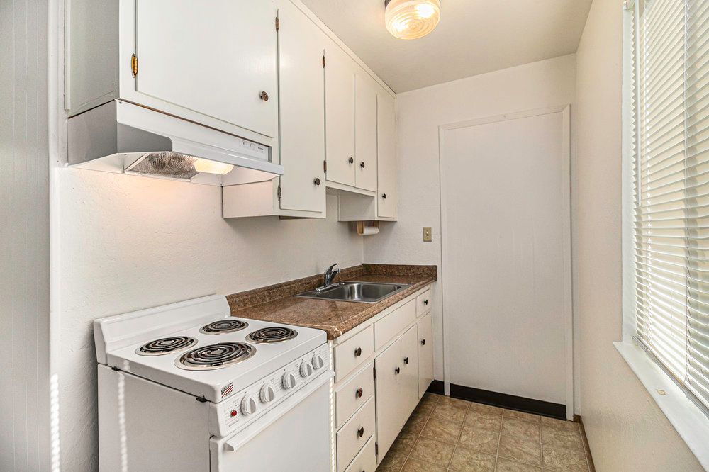 1175 Broadway #R