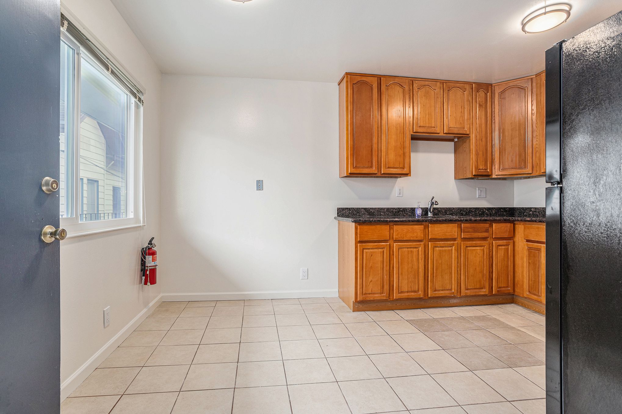 2111 Alameda Ave #E