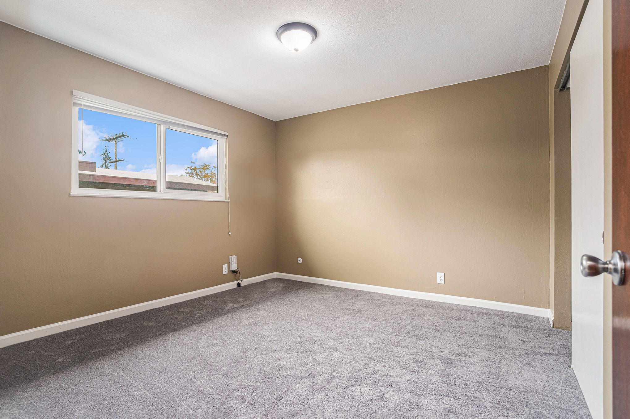 2111 Alameda Ave #E
