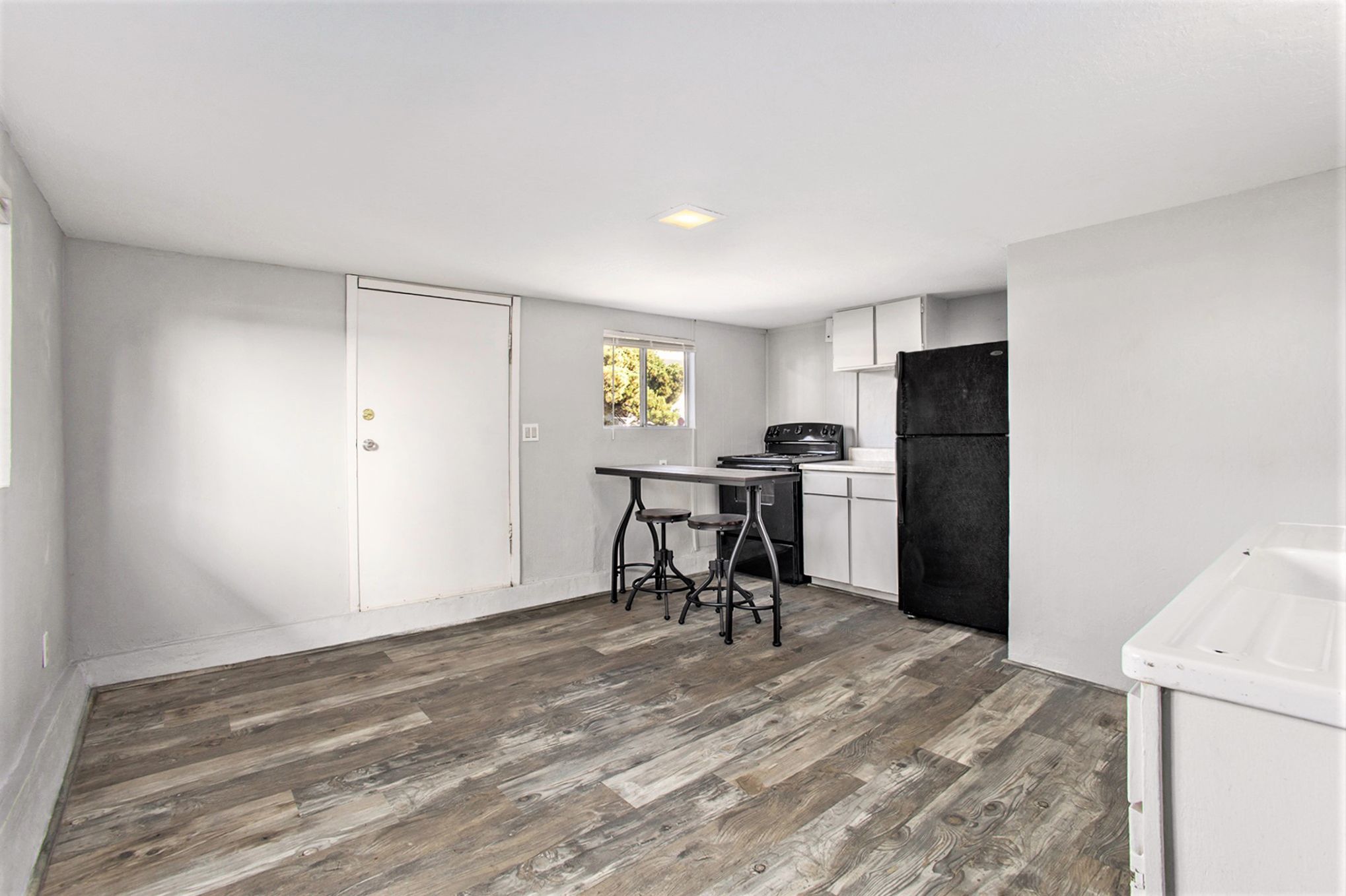 2157 Encinal Ave #C