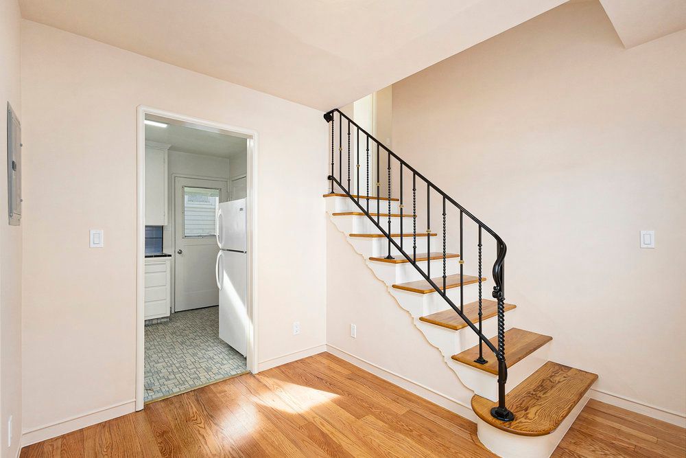 558 Palace Ct.