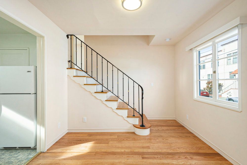 558 Palace Ct.