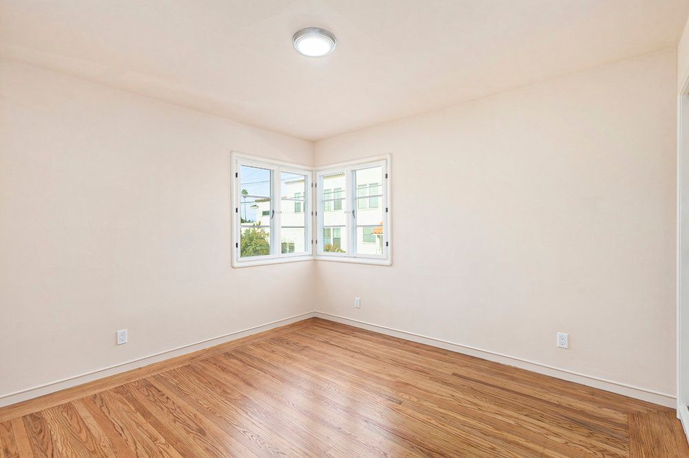 558 Palace Ct.