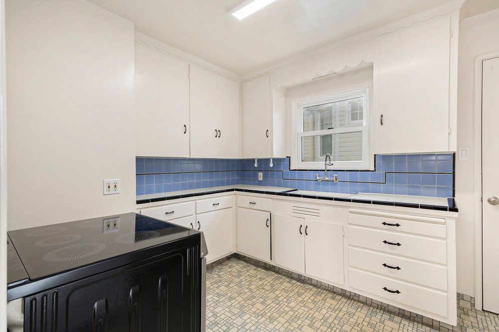 558 Palace Ct.