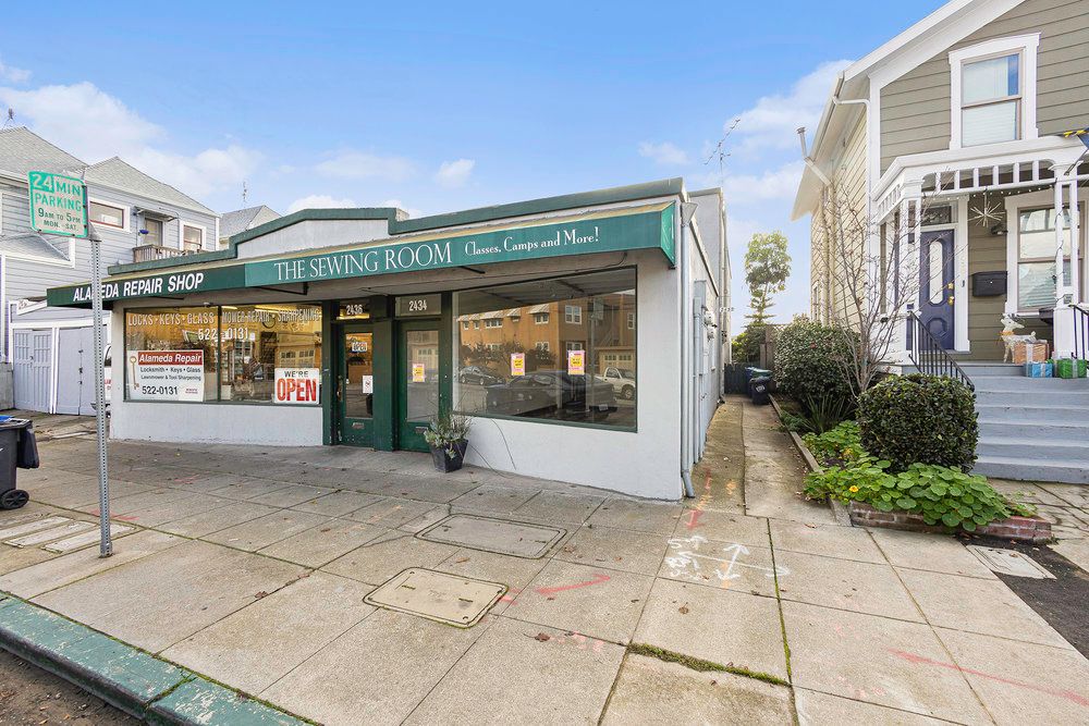 2434 Webb Ave 