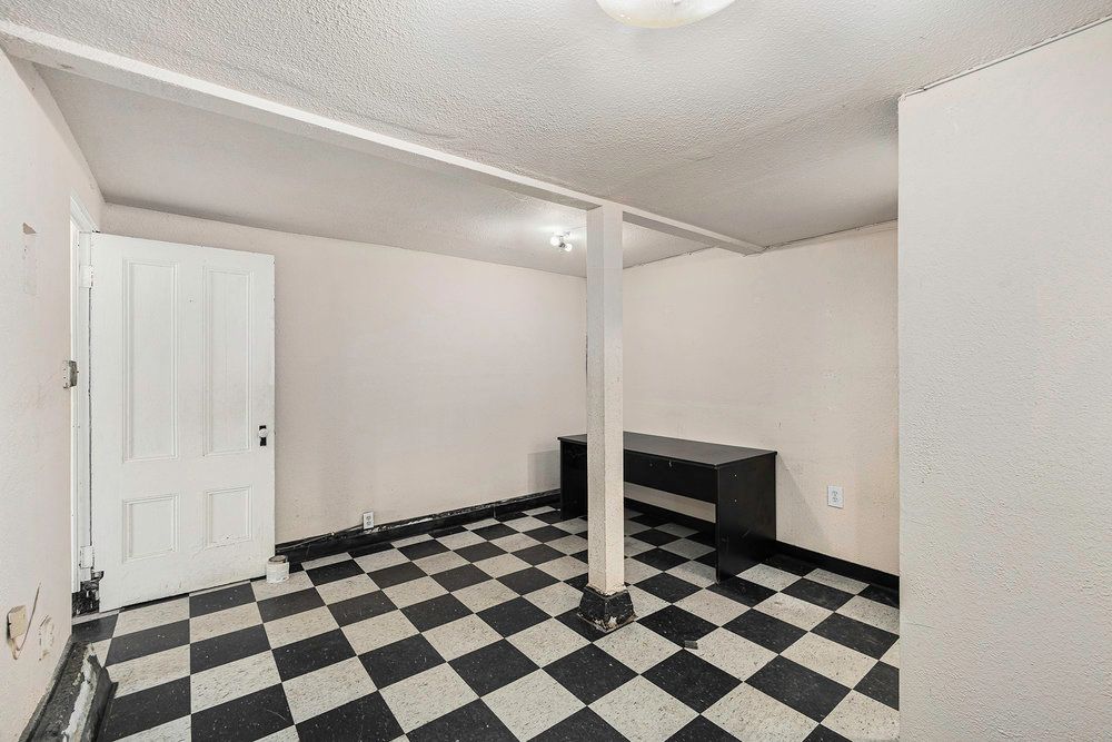 2434 Webb Ave 