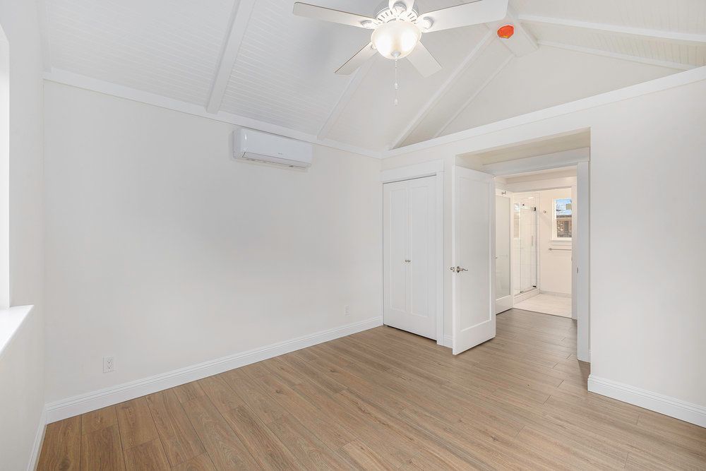 1011 Pacific Ave - Cottage 