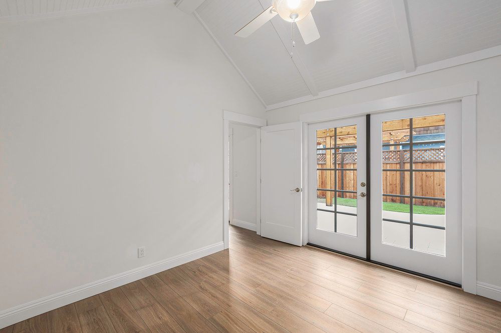 1011 Pacific Ave - Cottage 