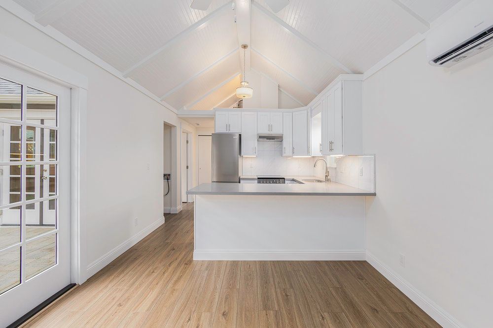 1011 Pacific Ave - Cottage 
