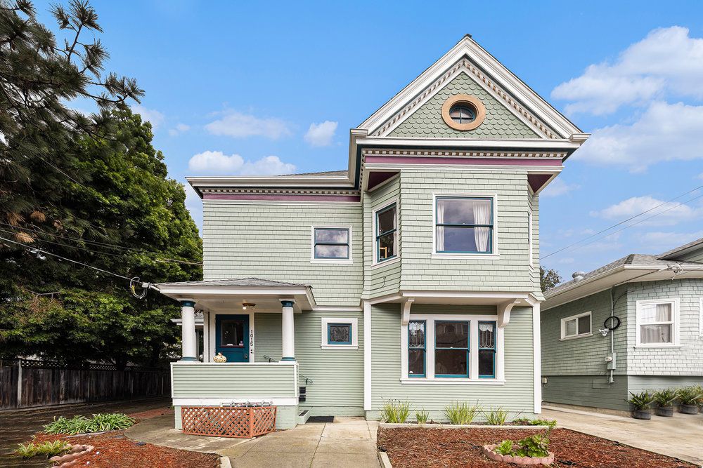 1011 Walnut Street