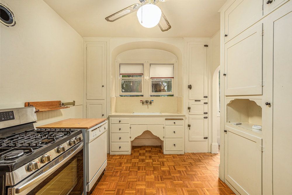 1011 Walnut Street