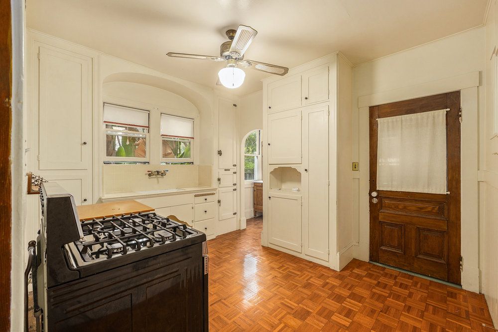1011 Walnut Street