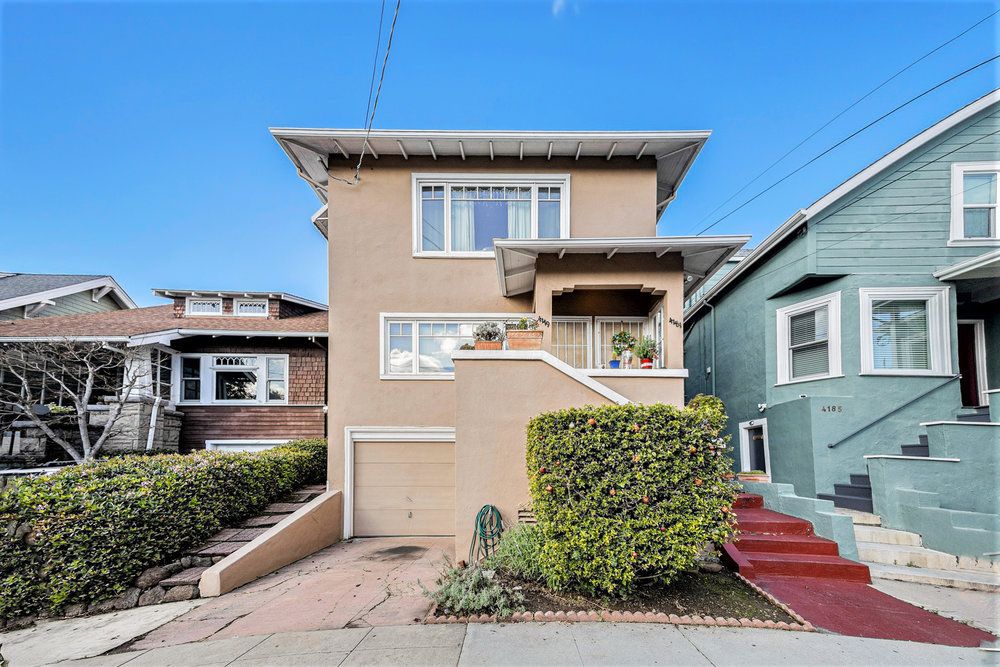 4179 Howe Street - Lower duplex