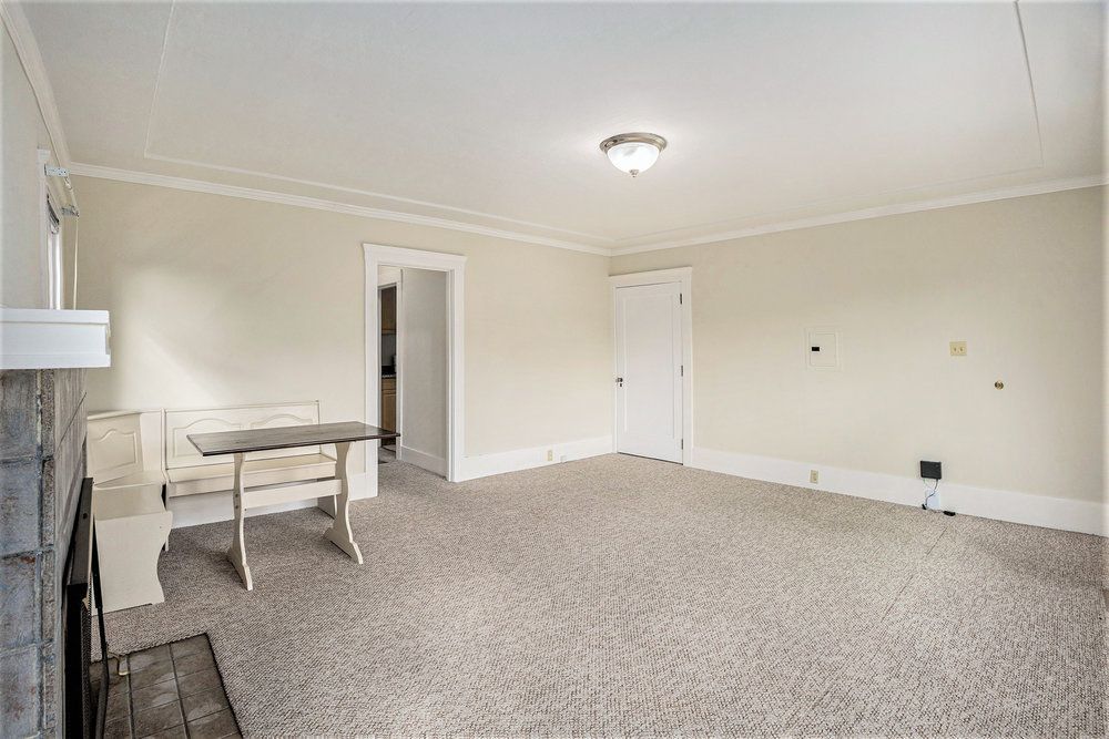 4179 Howe Street - Lower duplex