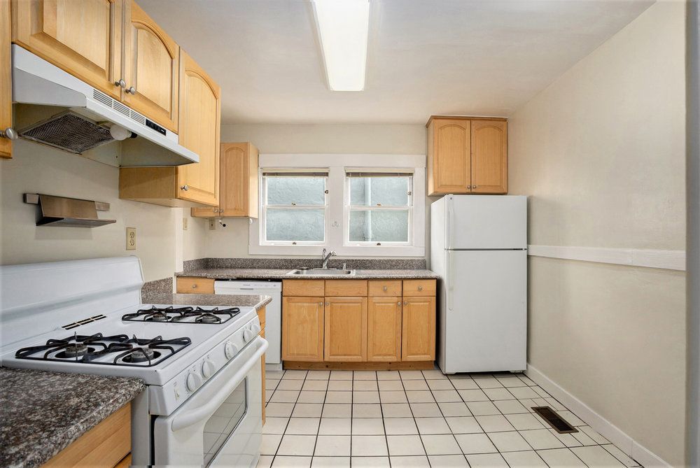 4179 Howe Street - Lower duplex