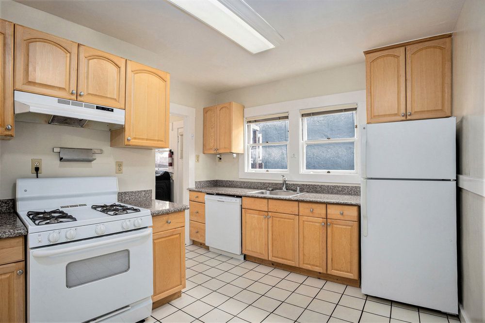 4179 Howe Street - Lower duplex