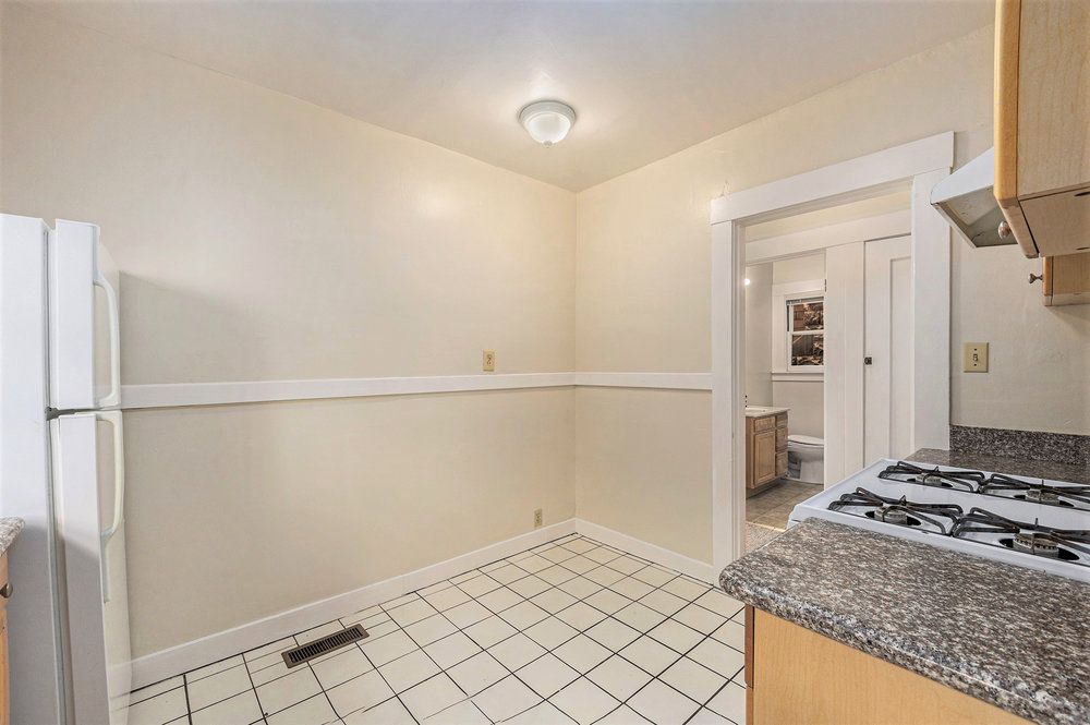 4179 Howe Street - Lower duplex