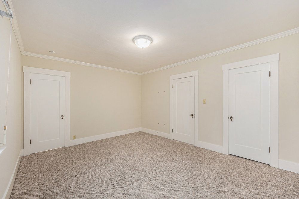 4179 Howe Street - Lower duplex