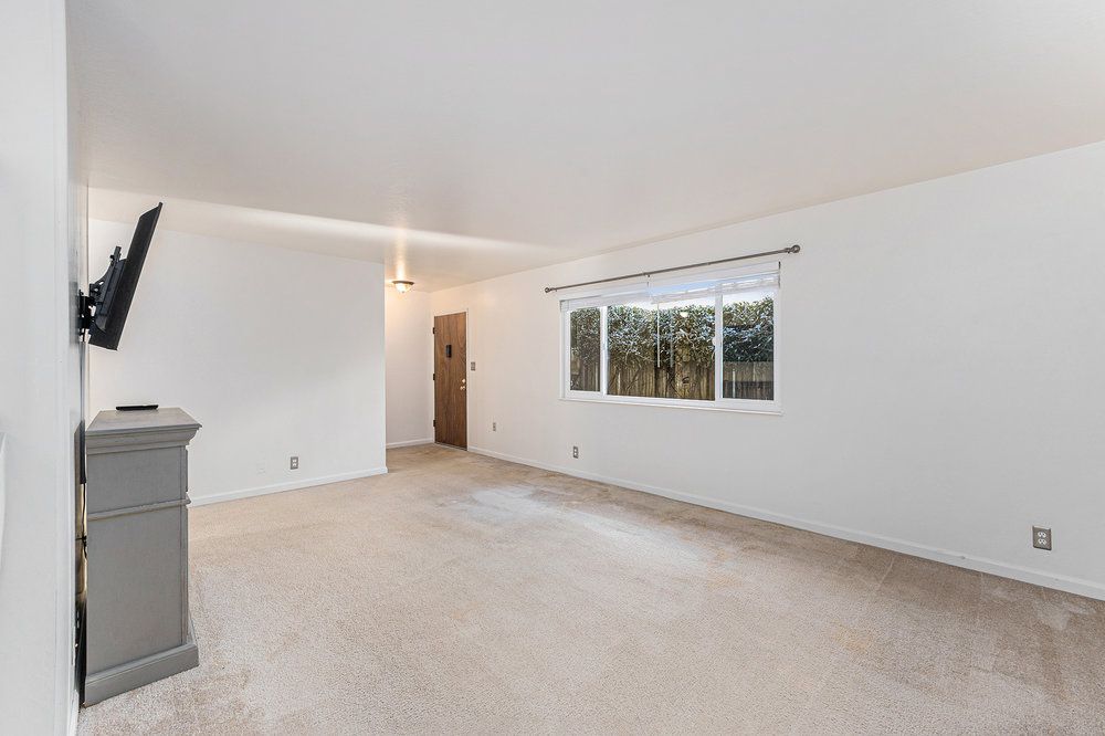 1175 Broadway #C