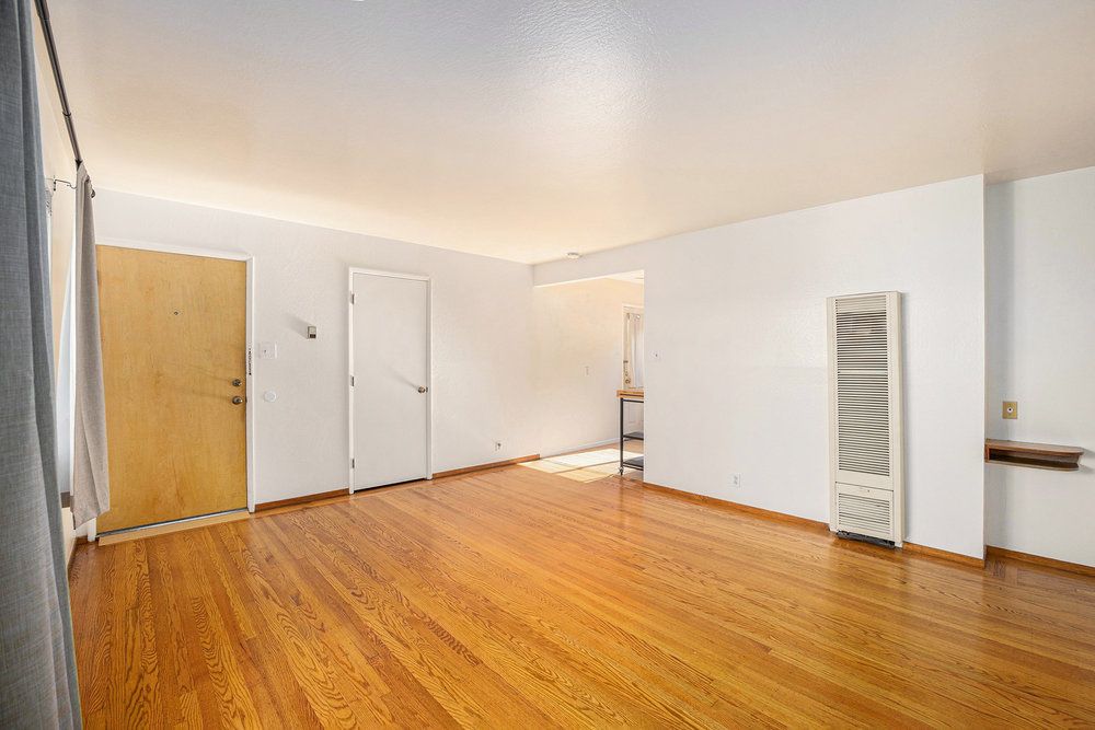 1361 Versailles Ave 