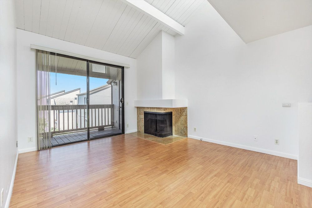 2101 Shoreline Dr. #465