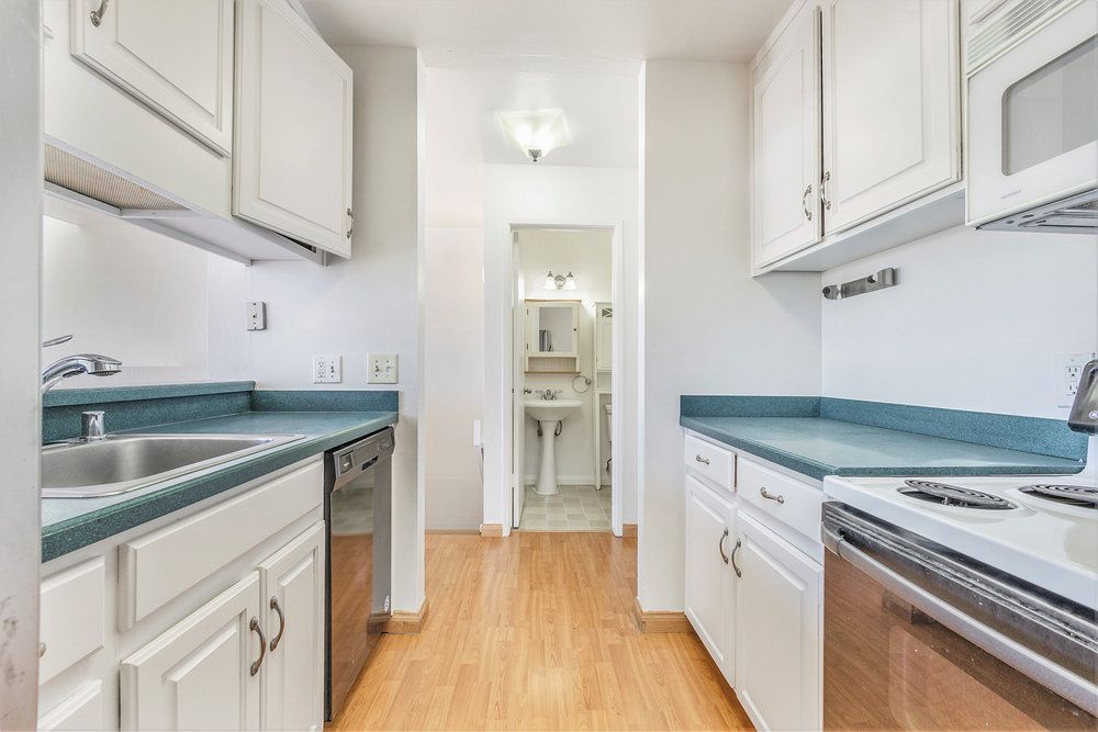 2101 Shoreline Dr. #465