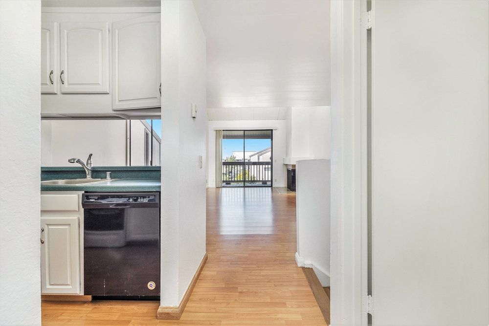 2101 Shoreline Dr. #465
