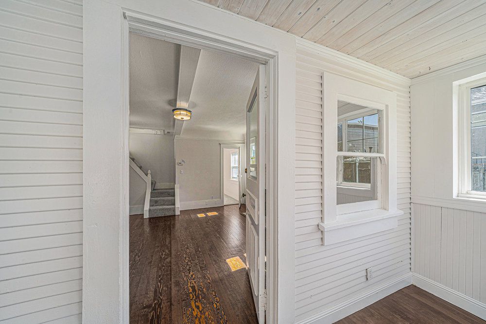 1086 1/2 Park Ave - Cottage 
