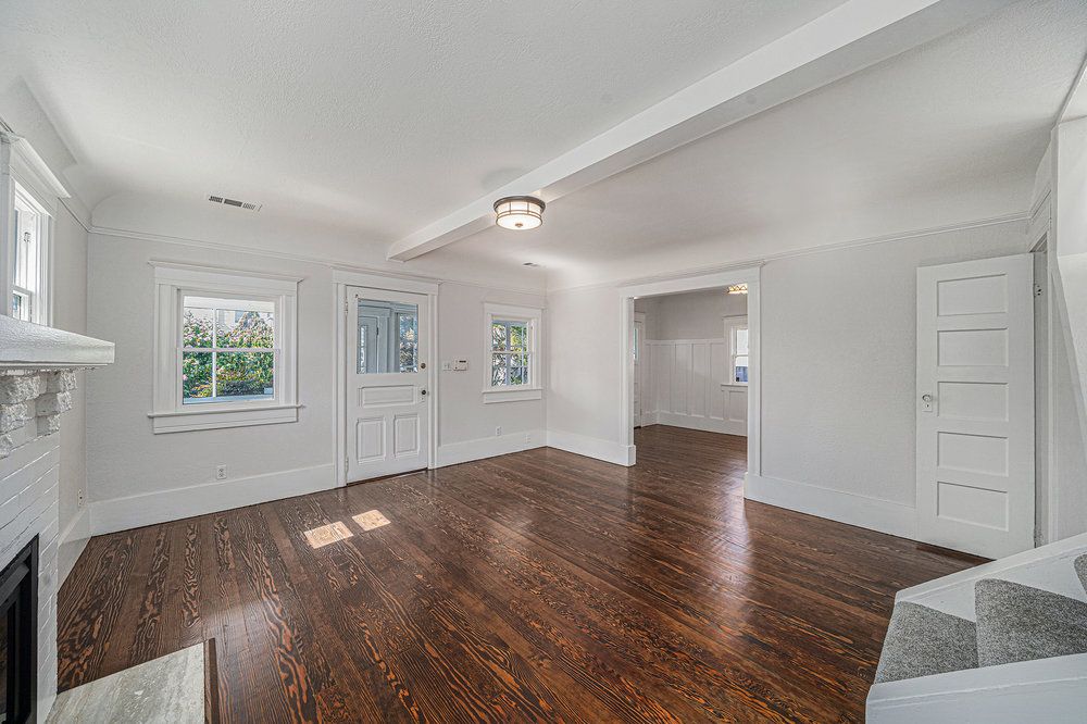 1086 1/2 Park Ave - Cottage 