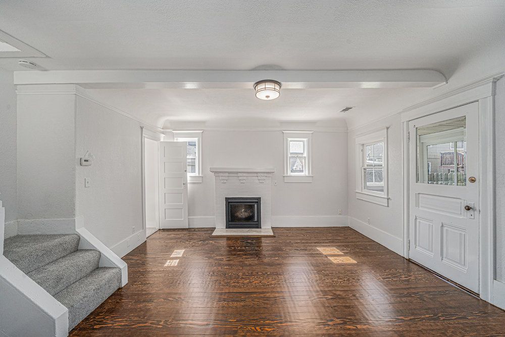 1086 1/2 Park Ave - Cottage 