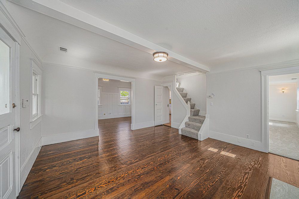 1086 1/2 Park Ave - Cottage 